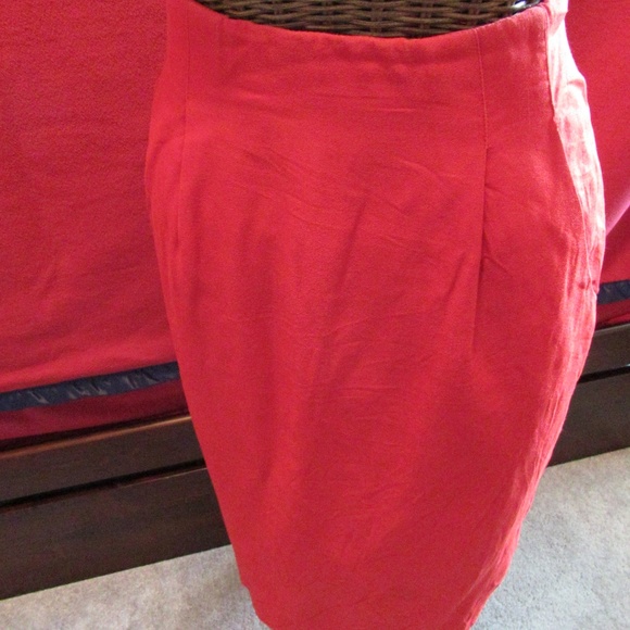 August Silk Red 100% silk skirt - Picture 2 of 12